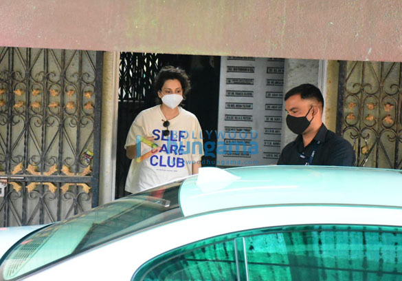 photos kangana ranaut dons a t shirt with a message as she gets snapped outside a pilates studio 2