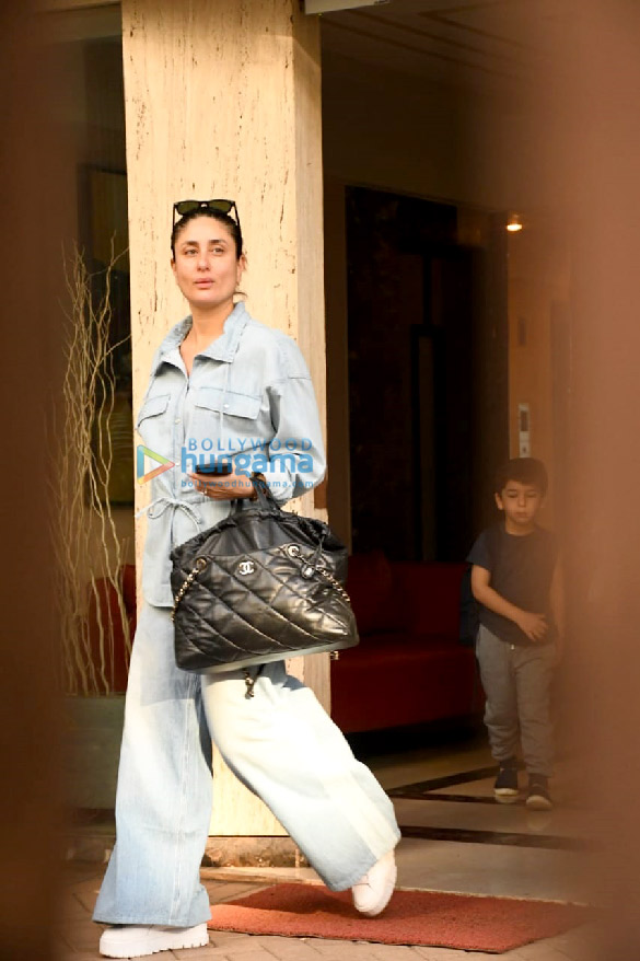 photos kareena kapoor khan and taimur ali khan spotted in bandra 1 4