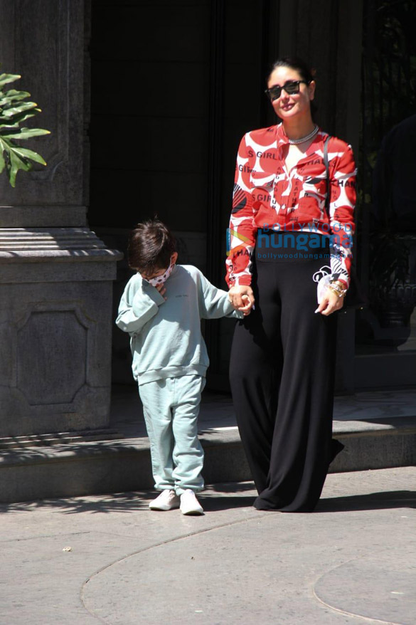 photos kareena kapoor khan snapped sporting a chic patterned top with palazzo pants along with son taimur ali khan at randhir kapoors residence 2 photos kareena kapoor khan snapped sporting a chic patterned top with palazzo pants along with son taimur ali khan at randhir kapoors residence 2