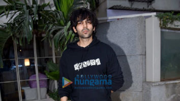 Photos: Kartik Aaryan snapped in Bandra