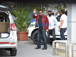 Photos: Katrina Kaif and Salman Khan keep it casual leaving for Delhi from Kalina airport for the shoot for Tiger 3