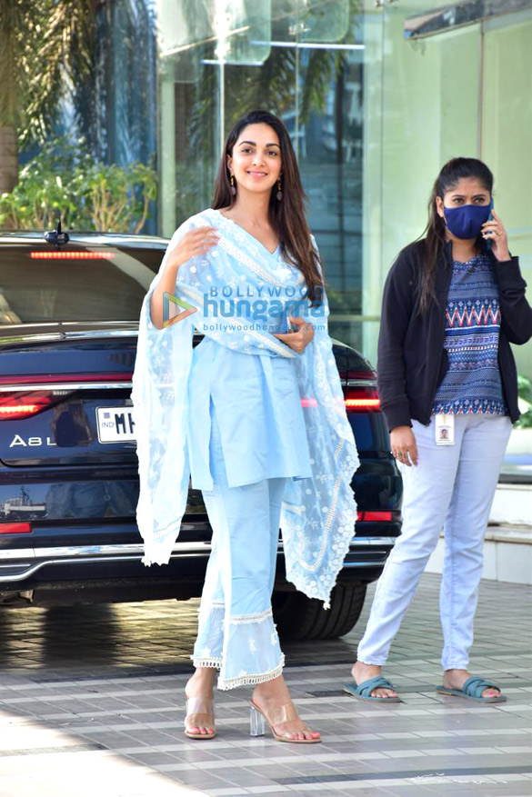 photos kiara advani snapped in andheri 5