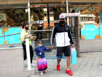 Photos: Kunal Kemmu and Soha Ali Khan spotted at Food Hall in Santacruz