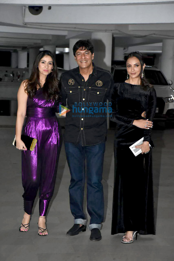 photos newly weds farhan akhtar and shibani dandekar along with others arrive for their wedding bash at riteish sidhwanis house8 8