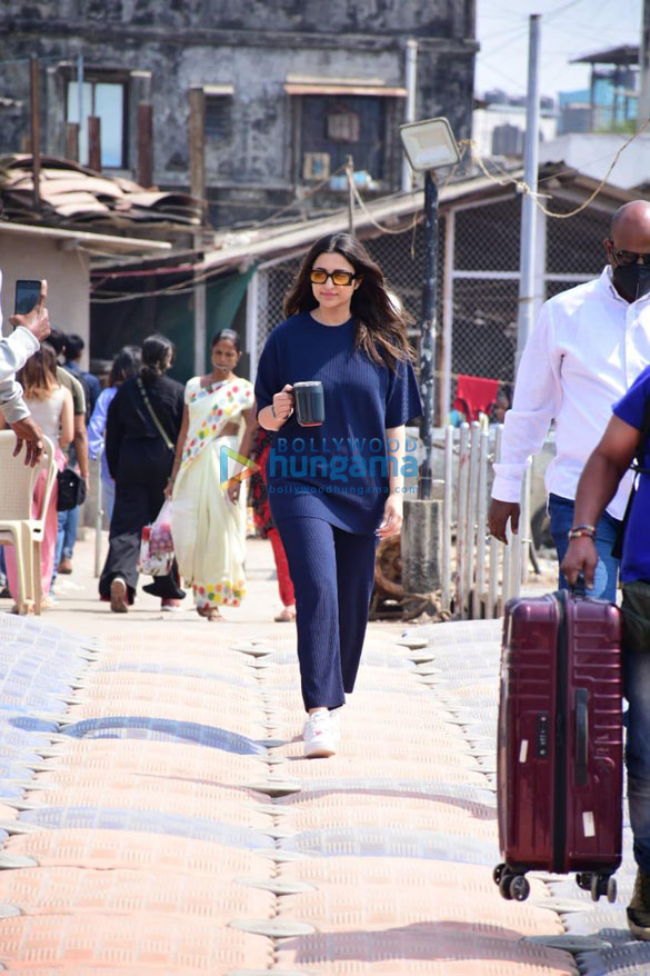 photos parineeti chopra keeps it casual in t shirt and tracks as she gets spotted at the jetty 5