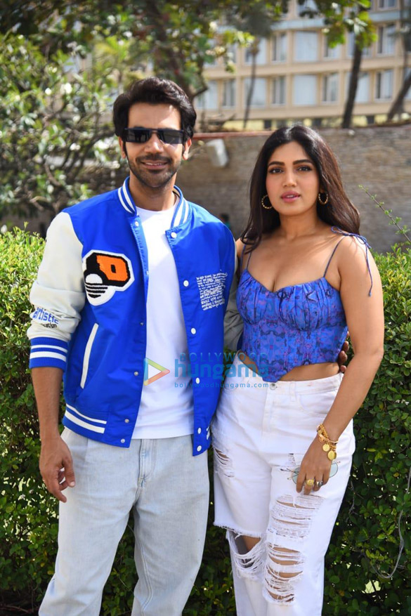 photos rajkummar rao bhumi pednekar and harshavardhan kulkarni snapped promoting their film badhaai do at sun n sand hotel in juhu 8