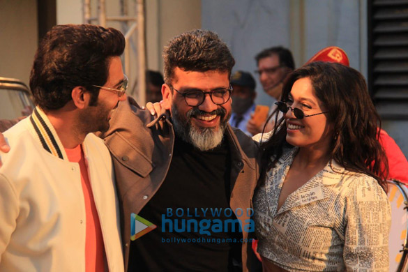 photos rajkummar rao bhumi pednekar and others snapped at the screening of badhaai do 6