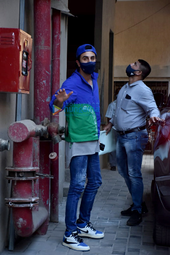 photos ranbir kapoor snapped at a dubbing studio 2