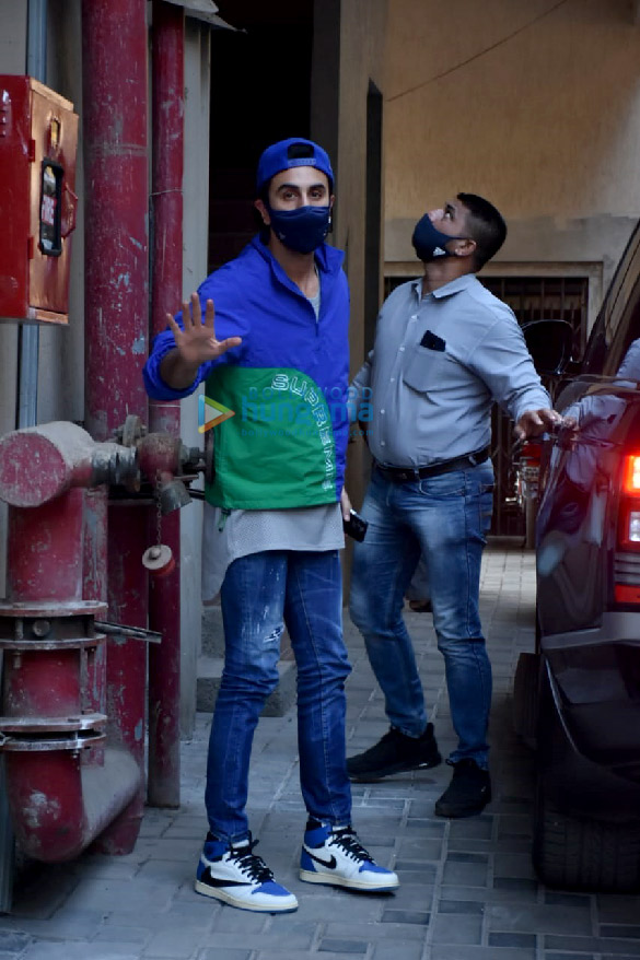 photos ranbir kapoor snapped at a dubbing studio 4