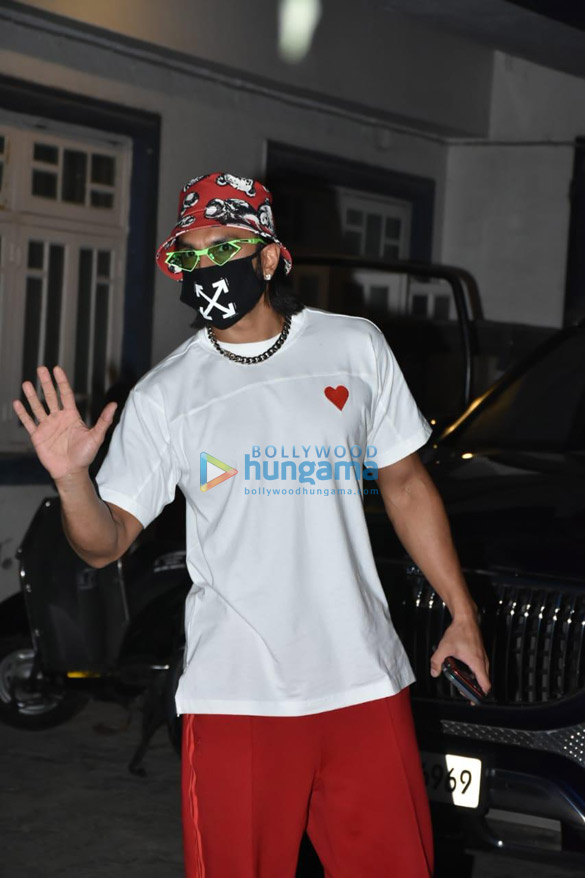 photos ranveer singh spotted at a dubbing studio in bandra 1 5