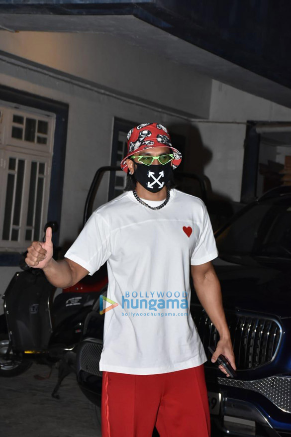photos ranveer singh spotted at a dubbing studio in bandra 2 5