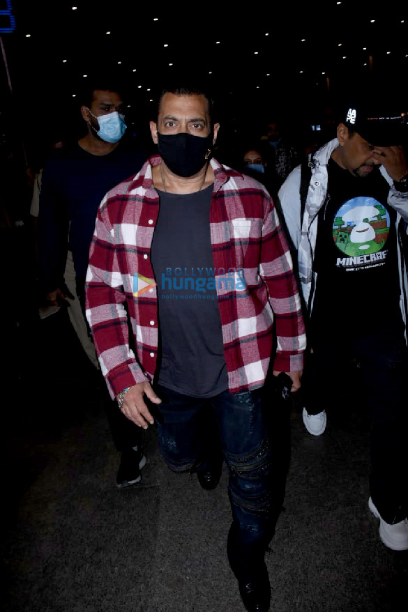 Photos: Salman Khan and Saiee Manjrekar spotted at the airport as they return after an electrifying performance at the Da-Bangg Tour in Dubai Photos: Salman Khan and Saiee Manjrekar spotted at the airport as they return after an electrifying performance at the Da-Bangg Tour in Dubai