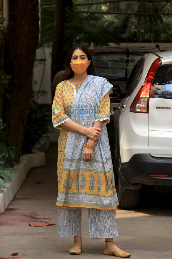 photos sara ali khan snapped in a yellow and grey suit at a dubbing studio in juhu 1