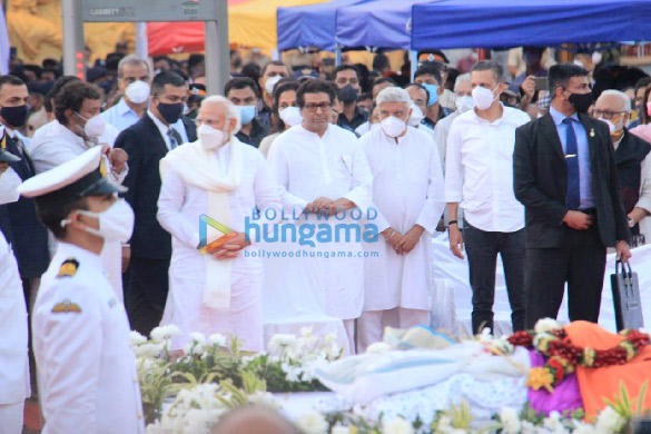 photos shah rukh khan sachin tendulkar shraddha kapoor other celebs attend lata mangeshkars state funeral at shivaji park 965 8