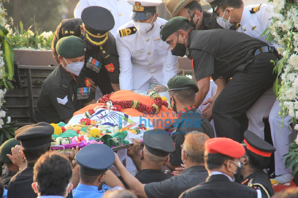 photos shah rukh khan sachin tendulkar shraddha kapoor other celebs attend lata mangeshkars state funeral at shivaji park 999 6