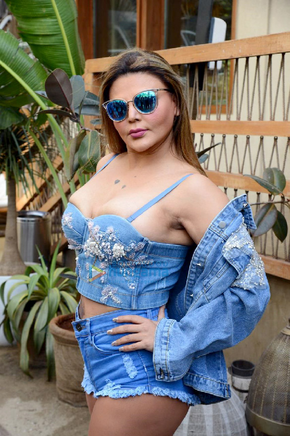 photos shilpa shetty raj kundra maniesh paul and others spotted at shamita shettys birthday party at bastian1 1