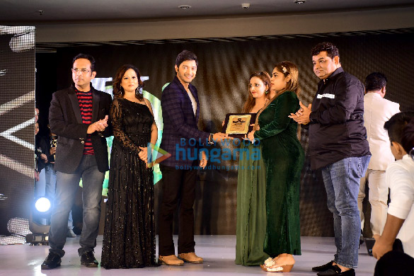 photos shreyas talpade rakhi sawant and others attend the india fashion league 2022 and aarvee iconic achievers awards 2022 18