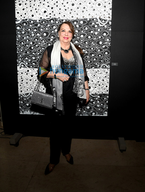 photos shruti haasan akshara haasan and others at the unveiling of santanu hazarikas art exhibition blck 10