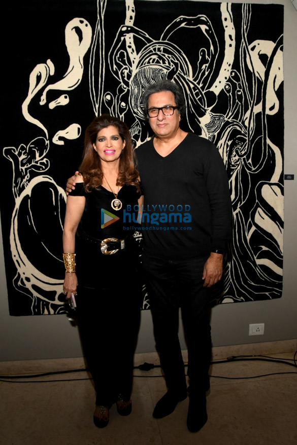 photos shruti haasan akshara haasan and others at the unveiling of santanu hazarikas art exhibition blck 6