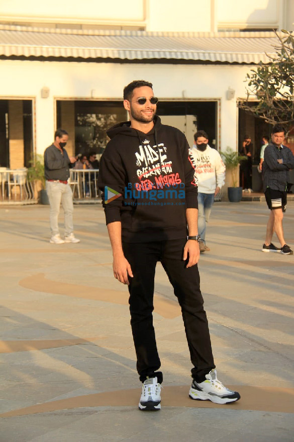 photos siddhant chaturvedi poses with his childhood friends at an event for budweiser in juhu 2