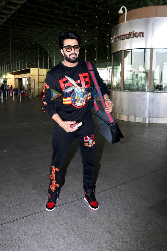 photos sonakshi sinha raveena tandon rakul preet singh and others snapped at the airport 1