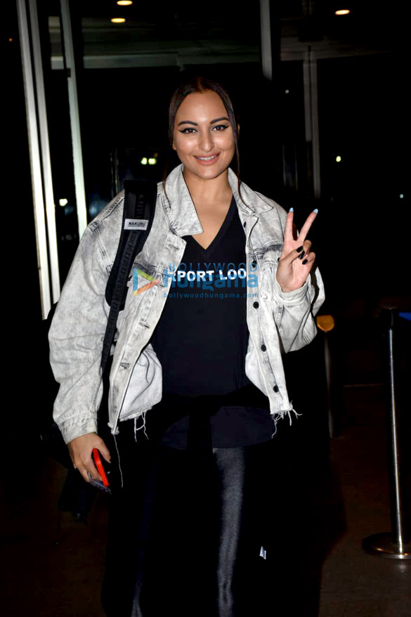 photos sonakshi sinha raveena tandon and jannat zubair rahmani look their stylish best as they get snapped at the airport 4