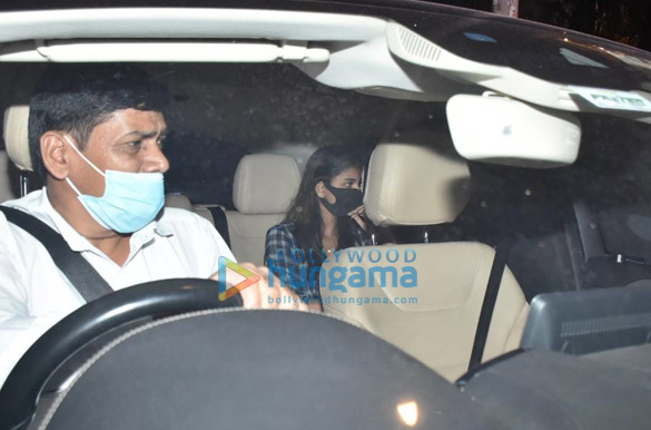 photos suhana khan snapped at a clinic 1