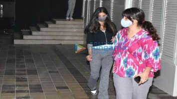 Photos: Suhana Khan, who is rumoured to make her debut with the Indian adaptation of Archies spotted outside a dance class in Khar with filmmaker Zoya Akhtar