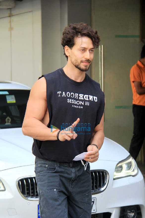 photos tiger shroff snapped at jam8 studio in andheri 3