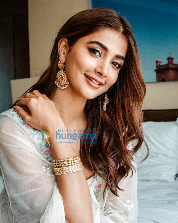 pooja hegde 2 45