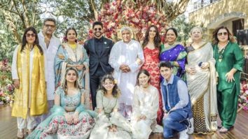Shabana Azmi welcomes Shibani Dandekar to the family after marriage with Farhan Akhtar; see gorgeous family photo