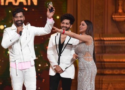413px x 300px - Shabir Ahluwalia video calls Sriti Jha as he misses her at Zee Rishtey  Awards! : Bollywood News - Bollywood Hungama