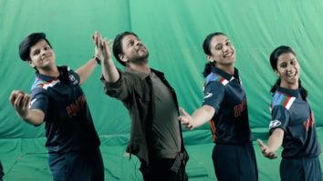Shah Rukh Khan teaches his iconic pose to members of India’s women’s cricket team in BTS of Hyundai ad