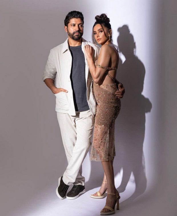 Shibani Dandekar gets her wedding day tattooed and introduces 'The Akhtars'. See photos