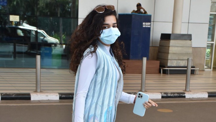 Spotted: Mithila Palkar at airport, heads to Chandigarh to shoot for her upcoming project