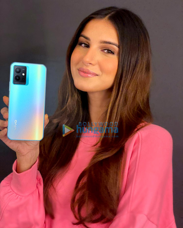 tara sutaria 58