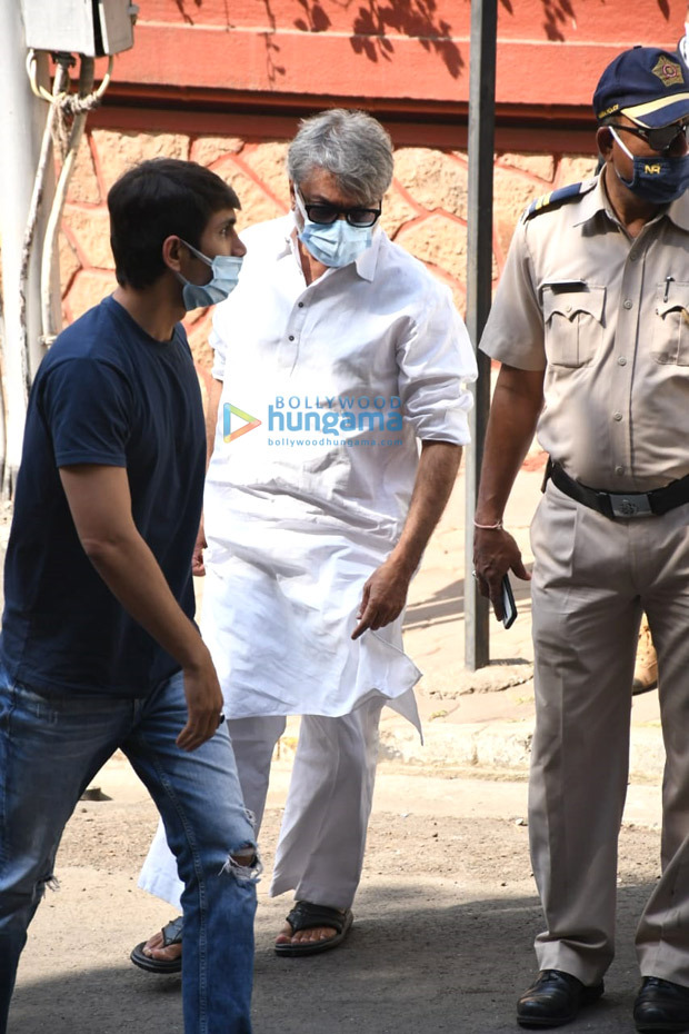RIP Lata Mangeshkar: Amitabh Bachchan, Shraddha Kapoor, Sanjay Leela Bhansali, Anupam among others arrive at singer's residence to pay last respects 