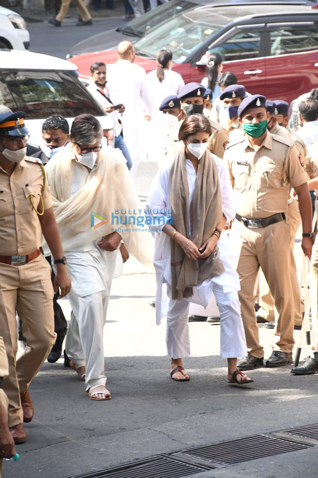RIP Lata Mangeshkar: Amitabh Bachchan, Shraddha Kapoor, Sanjay Leela Bhansali, Anupam among others arrive at singer's residence to pay last respects 