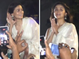 Alia Bhatt visits Gaiety Galaxy on Gangubai Kathiawadi release day; receives a strong and positive reaction from the audience
