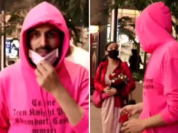Kartik Aaryan gets chased by female fans holding roses at the airport; paparazzo asks the girls to go on one knee and propose