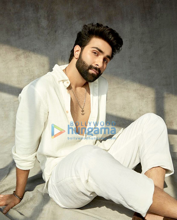 aadar jain 2 3
