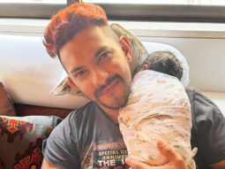Aditya Narayan shares the first picture with his daughter; announces his break from the digital world