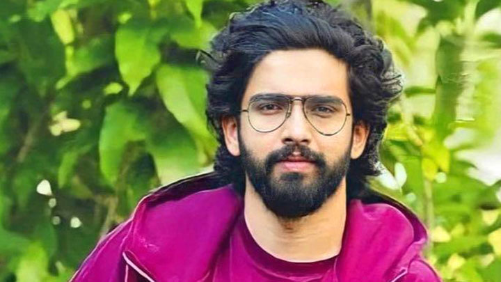Amaal Mallik: “Main composers se request karta hoon ke itne remixes naa karo jab aap…” Amaal Mallik: “Main composers se request karta hoon ke itne remixes naa karo jab aap…”