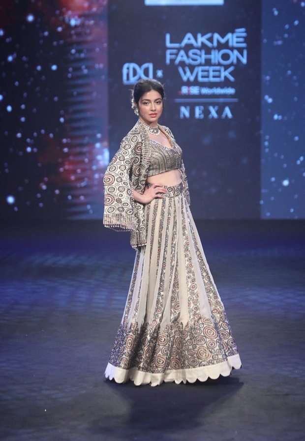 Divya Khosla Kumar dons a regal lehenga as she turns showstopper at Lakme Fashion Week Divya Khosla Kumar dons a regal lehenga as she turns showstopper at Lakme Fashion Week
