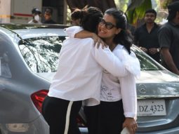 Kabhi Khushi Kabhie Gham co-stars Kareena Kapoor Khan and Kajol bump into each other; spotted discussing baby Jeh and Ajay Devgn’s smoking habit