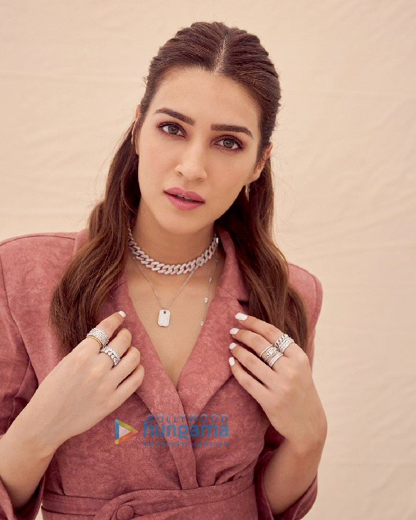 kriti sanon 8 7