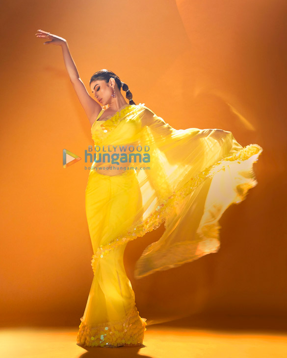 mouni roy 1 89