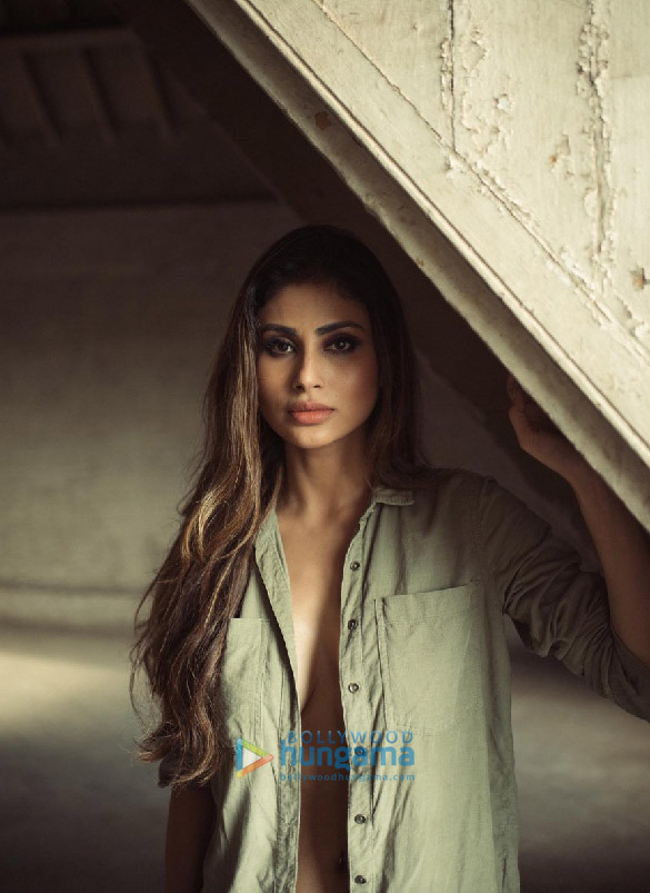 mouni roy 2 99