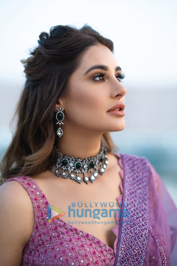 nargis fakhri 6 4