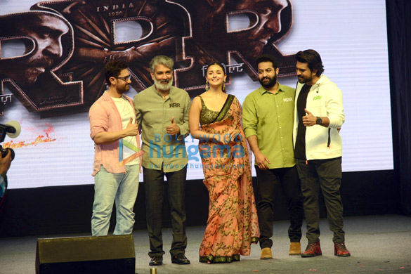 photos aamir khan joins s s rajamouli alia bhatt ram charan and jr ntr for rrr promotions in delhi 3